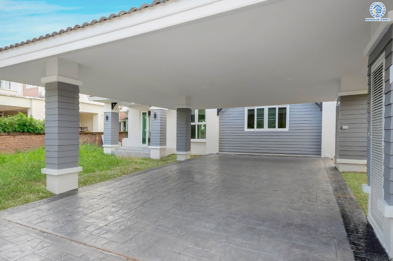 บ้านมือสองตกแต่งใหม่ ม.คาซ่าวิลล์ ราชพฤกษ์-รัตนาธิเบศร์1 แบรนด์ Q.House ต่อเติมครบพร้อมเข้าอยู่ เนื้อที่ 86 ตร.ว. ฟังก์ชันจัดเต็ม 3 ห้องนอน 3 ห้องน้ำ 1 ห้องอเนกประสงค์ 1 ห้องแม่บ้าน จอดรถได้ 2 คัน บนทำเลศักยภาพ ติดถนนราชพฤกษ์ และเพียง 10 นาทีถึงรถไฟฟ้า "สถานีบางรักน้อยท่าอิฐ"